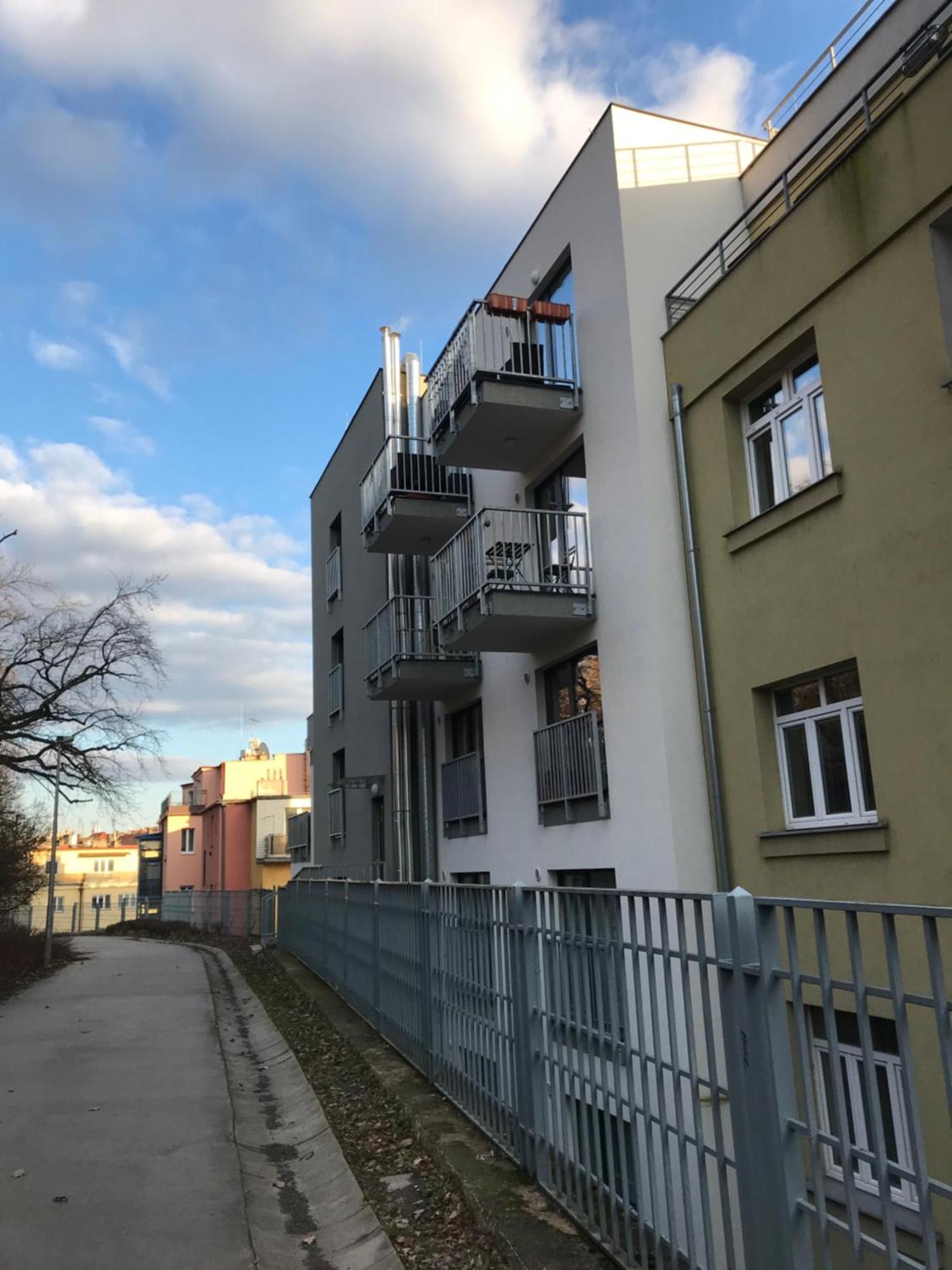 Residence Park Klamovka Prag Exteriör bild